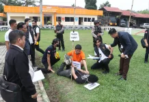47 Adegan Rekonstruksi Pembunuhan Ibu dan Anak di Landak