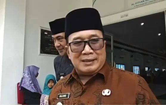 Bupati Sujiwo Imbau Warga Tak Panic Buying BBM