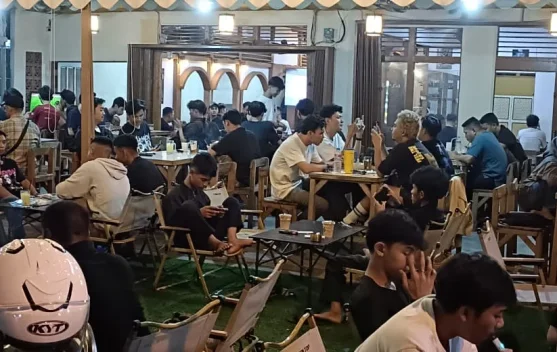 Pecinta Bola Siap Ramaikan Nobar Final Liga Champions PSG vs Arsenal di Cafe 18+