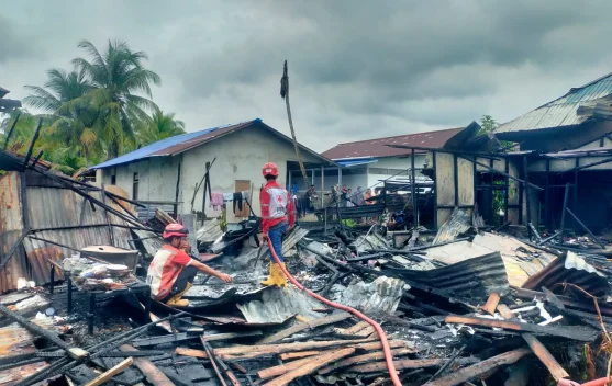 Rumah Warga Sungai Kakap Hangus Terbakar