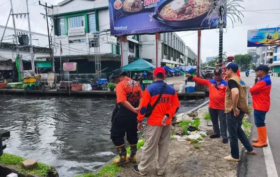 BPBD Soroti Drainase usai Banjir Rob Pontianak