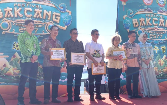 Festival Bak Cang Pontianak Pecahkan Rekor Pembagian 1000 Bakcang
