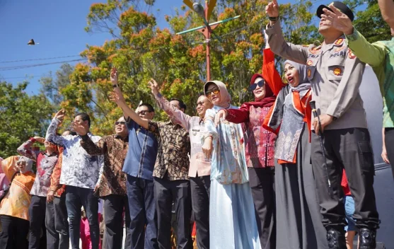 Festival 1000 Bakcang Dibagikan Gratis