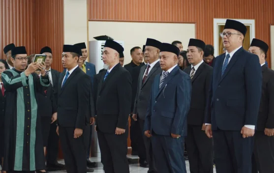 Bupati Ketapang Lantik 12 Pejabat Eselon II, Tekankan ASN Harus Utamakan Pelayanan