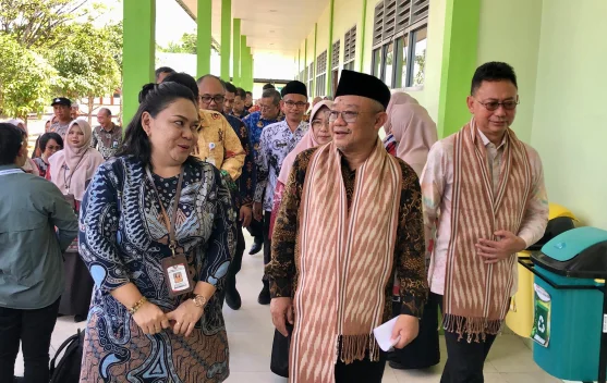 Mendikdasmen Kucurkan Ratusan Miliar untuk Revitalisasi Sekolah di Kalbar