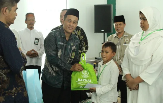 Kemenag Pontianak Santuni 100 Anak Yatim dan Disabilitas