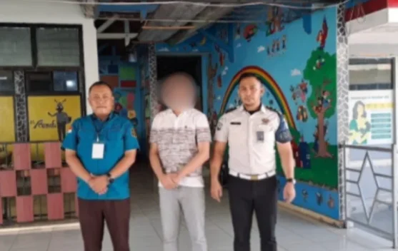 Kejari Mempawah Tahan Tersangka Peredaran Oli Palsu