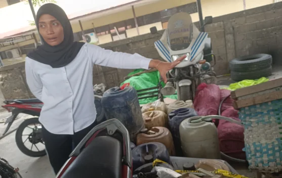 Satreskrim Polresta Pontianak Amankan 500 Liter Pertalite Hasil Penimbunan