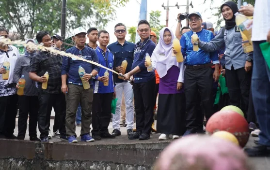 Eco Enzyme Terbukti Tingkatkan Kualitas Air Parit