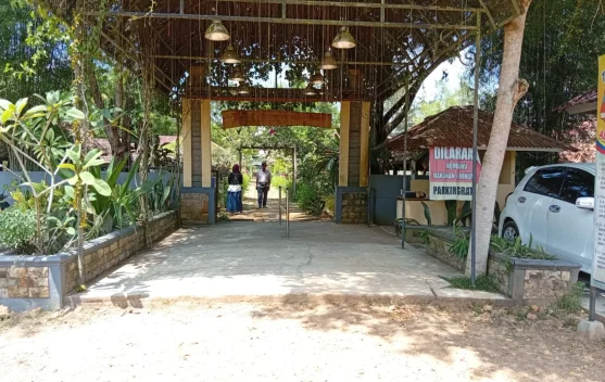 Alam Ndeso, Oase Wisata Pedesaan yang Menggerakkan Ekonomi Lokal di Rasau Jaya