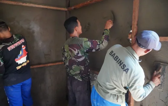 TMMD Kodim Sambas Percepat Rehabilitasi Rumah Pak Mus Mulyadi