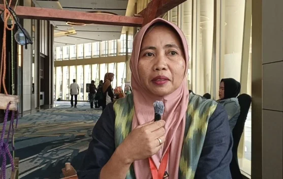 Tenun Kalbar Karya Songket Kurnia Mendunia