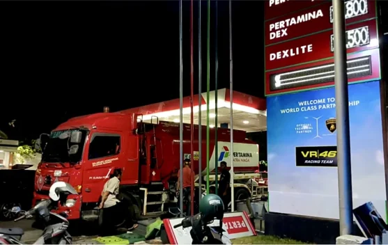 Kemarau Panjang Ganggu Distribusi BBM lewat Sungai Kapuas
