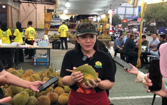 Buah BK Hadirkan Durian Balai Karangan, Manis Legit Temani Musim Kemarau