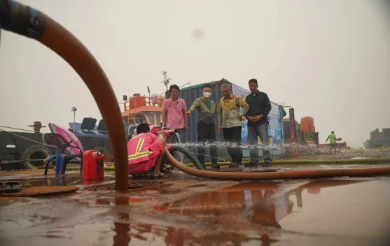Lima Juta Liter Air Tawar Tiba di Parit Mayor