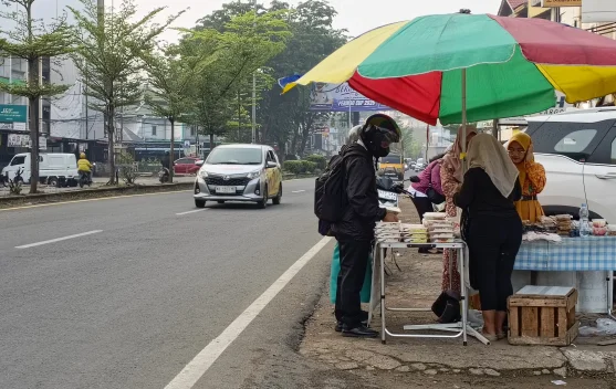 Sarapan Rp10 Ribu Jadi Primadona Pelajar