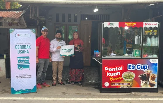 MTT dan NU Care-LAZISNU Pontianak Serahkan Bantuan Gerobak Usaha bagi UMKM Binaan