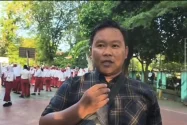 Orang Tua Antusias Dampingi Anak Masuk SMP di Hari Pertama Sekolah