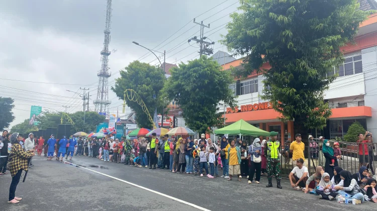 Antusias Warga Banyumas, Meriahkan Kirab Pusaka