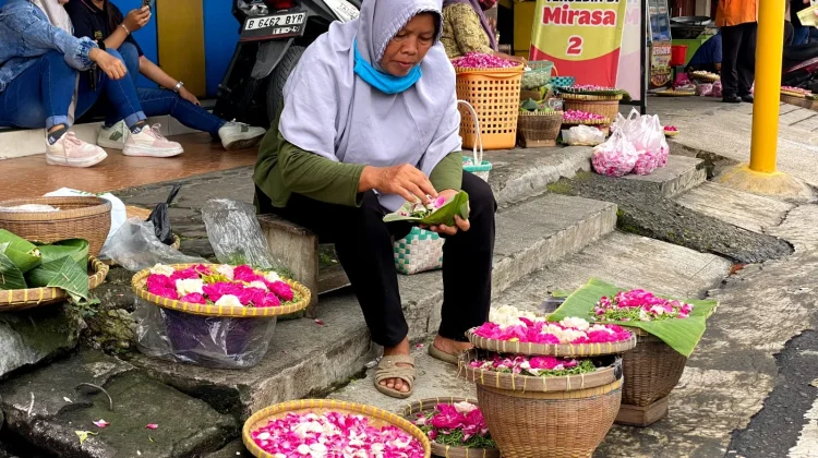 Permintaan Bunga Tabur Meningkat jelang Bulan Ramadhan