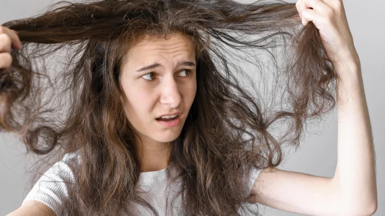 Rambut Rusak usai Diwarnai? Begini Cara Merawatnya