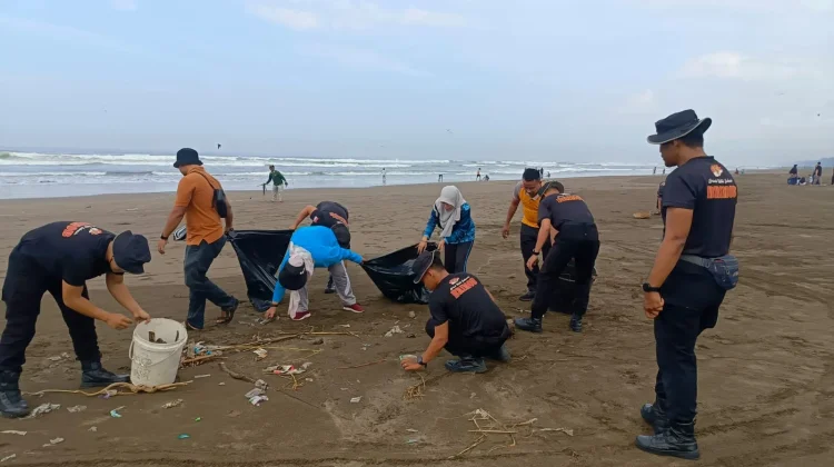 Wujudkan Indonesia ASRI, Satbrimob Polda Jateng Gelar Korve Massal
