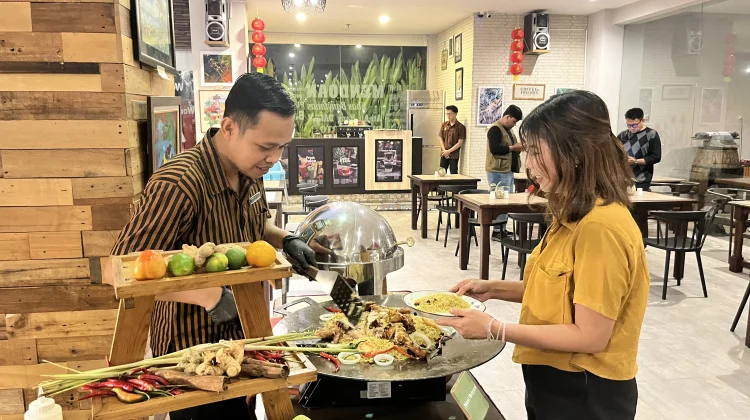 Suasana Berbuka Puasa Ala Timur Tengah Hadir di Purwokerto