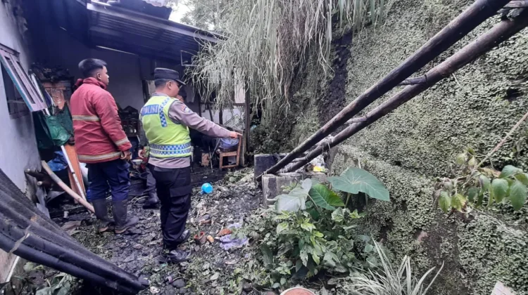 Rumah di Mrebet Purbalingga Terbakar, Polisi Lakukan Olah TKP