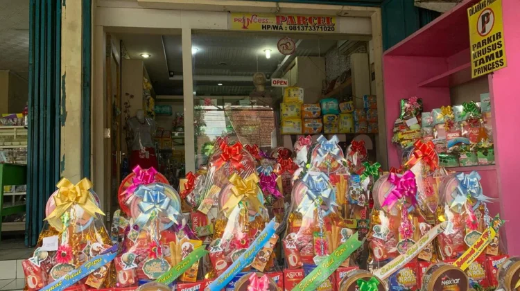 Permintaan Parsel Lebaran Serbu Pedagang di Banyumas