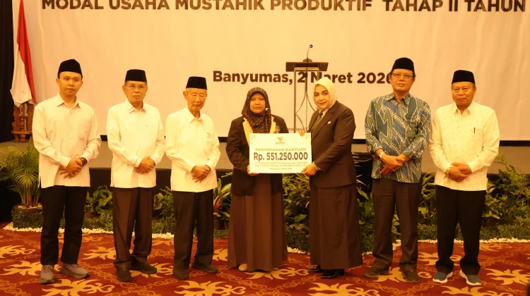 Baznas Jateng Berikan Modal Usaha bagi Mustahik di Banyumas