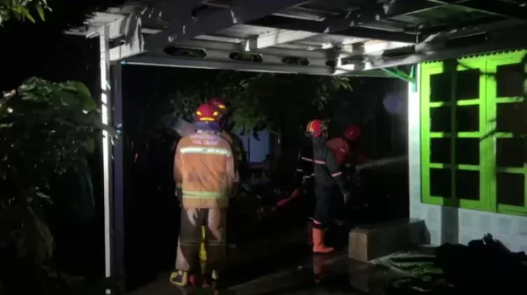 Rumah Lansia di Adipala Terbakar akibat Lilin saat Listrik Padam