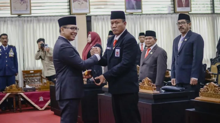 Slamet Resmi Dilantik Gantikan Sutrisno di DPRD Purbalingga