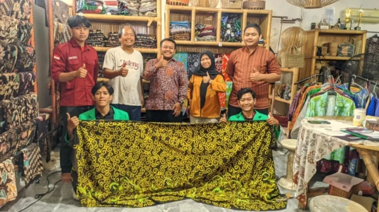 Mahasiswa PPL SPI UIN Saizu Terjun ke Industri Kreatif Batik