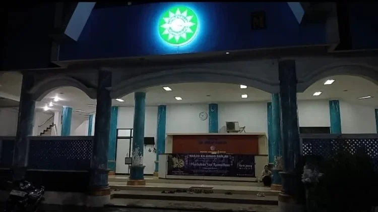 Masjid K.H Ahmad Dahlan UMP Gelar Salat Gerhana Bulan