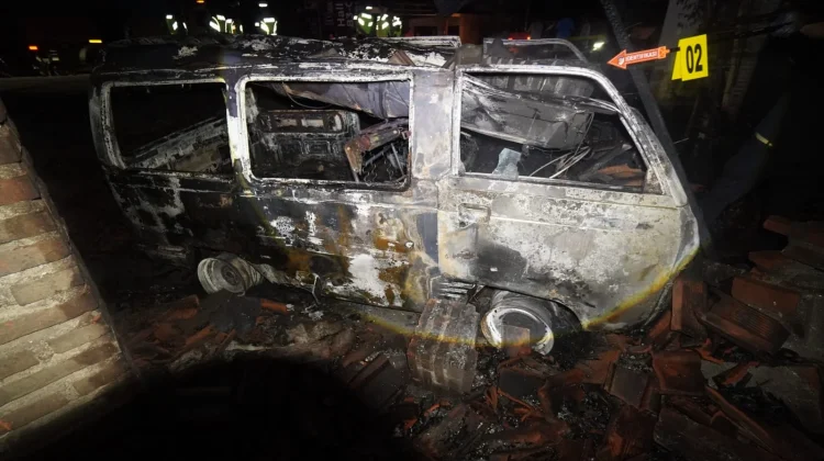 Mobil Pengangkut Pertalite Terbakar dan Tabrak Pabrik Genteng di Sruweng