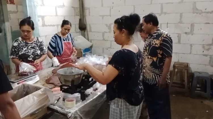 Stok Lebaran Aman, UMKM Jenang Jaket di Banyumas Serap Tambahan Tenaga Kerja Lokal