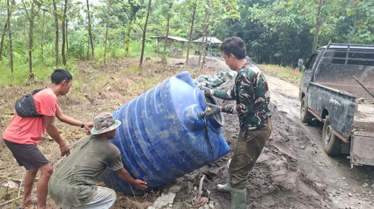 Dedikasi Serda Eko di Balik Progres TMMD Brebes
