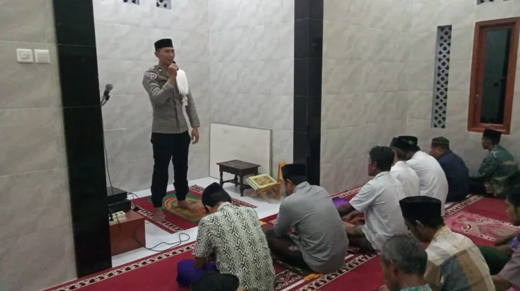 Kanit Binmas Polsek Bobotsari Isi Kultum di Masjid Al Rahman