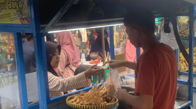 Ratusan UMKM Ramaikan Pasar Ramadan UMP, Target Transaksi Rp3 Miliar