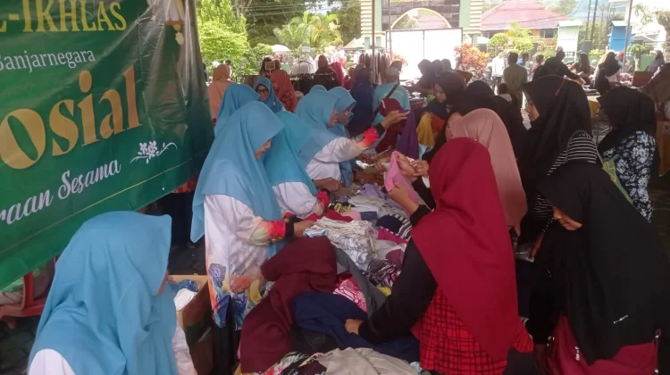 Ribuan Warga Sokanandi Padati Pasar Murah Ramadan
