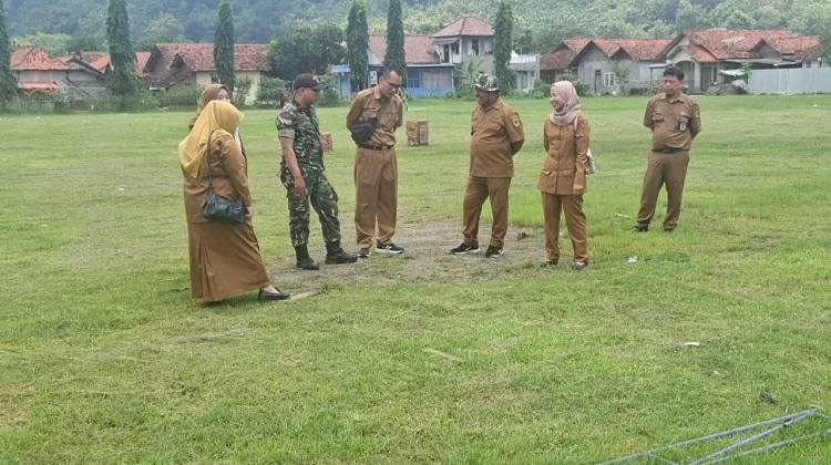 Pasiter Kodim Brebes dan Perangkat Desa Cek Lapangan TMMD