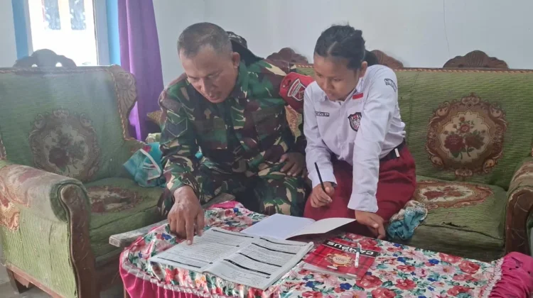 Senyum Terang di Desa Cikuya: Satgas TMMD Pastikan Bantuan KWH Listrik Berfungsi Ma