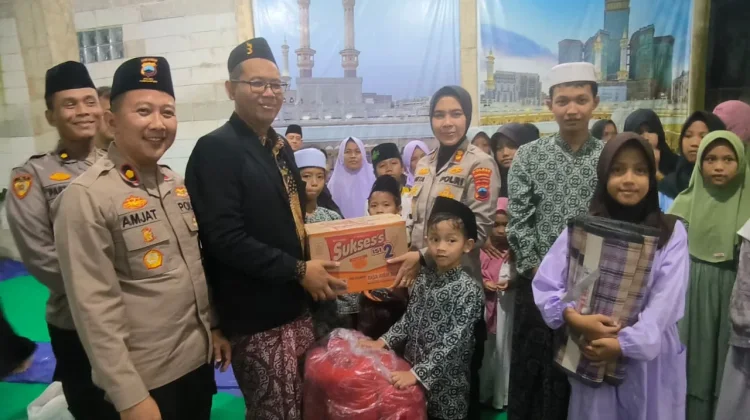Kapolres Purbalingga Baksos dan Buka Puasa Bersama Santri Pondok Pesantren