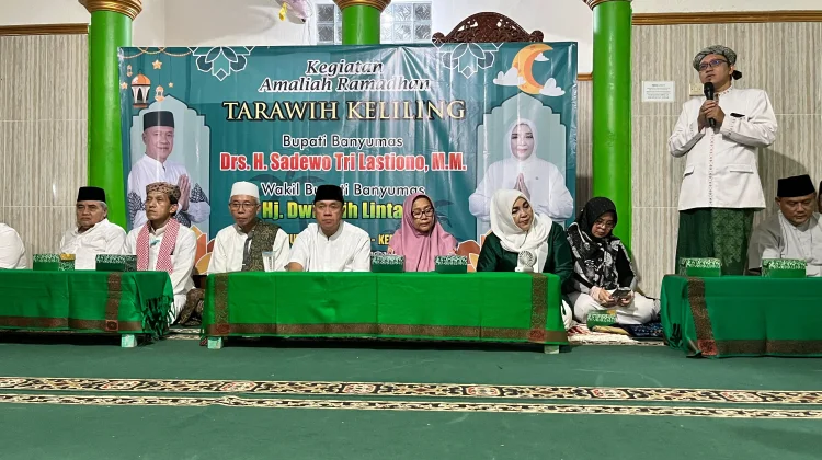 Bupati Banyumas Hadiri Tarawih Keliling di Ponpes An-Nur Kedungbanteng