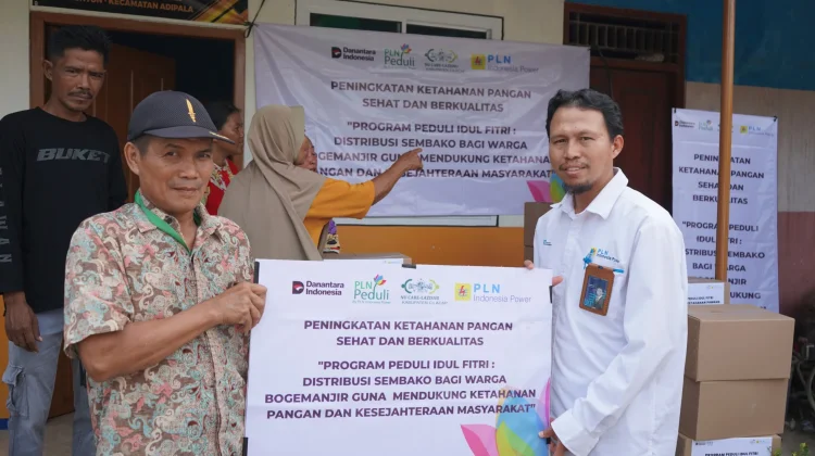 Dukung Ketahanan Pangan Selama Ramadan, UBP Adipala Berbagi Sembako di Bogemanjir