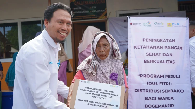 Dukung Ketahanan Pangan Selama Ramadan, UBP Adipala Berbagi Sembako di Bogemanjir