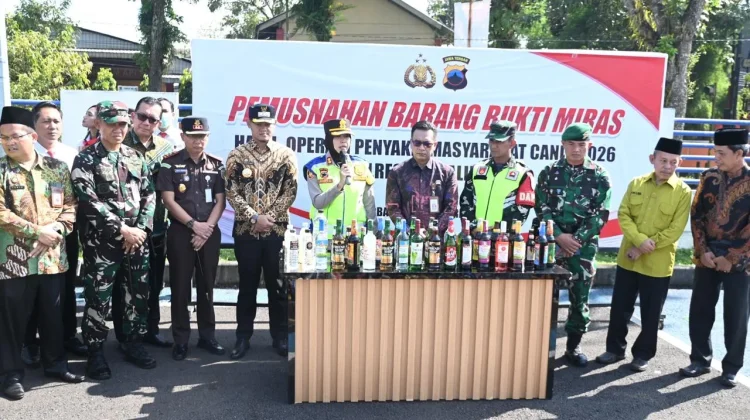 Polres Purbalingga Musnahkan 2.077 Botol Miras Hasil Operasi Pekat Candi 2026