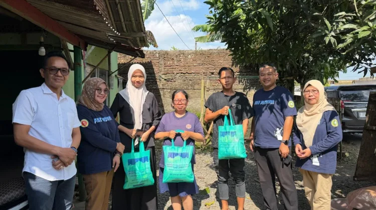 Berbagi di Bulan Suci, INI-IPPAT Purbalingga Bagikan 150 Paket Sembako