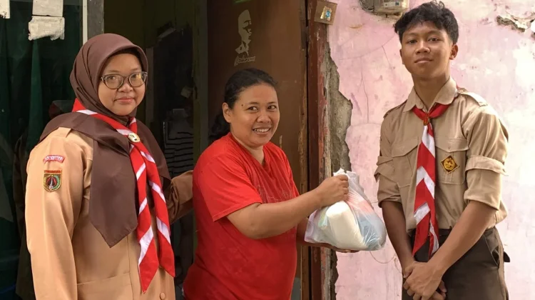 Pramuka SDN 4 Purwanegara Tebar Kepedulian lewat Aksi Berbagi Ramadan