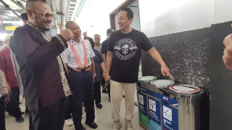 Wamen Lingkungan Hidup Tinjau Langsung Pengelolaan Sampah di Stasiun Tegal